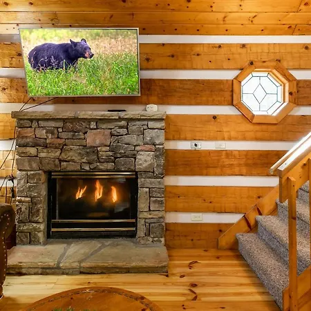 Villa Wolf Run Gatlinburg Location Log Cabin Hot Tub